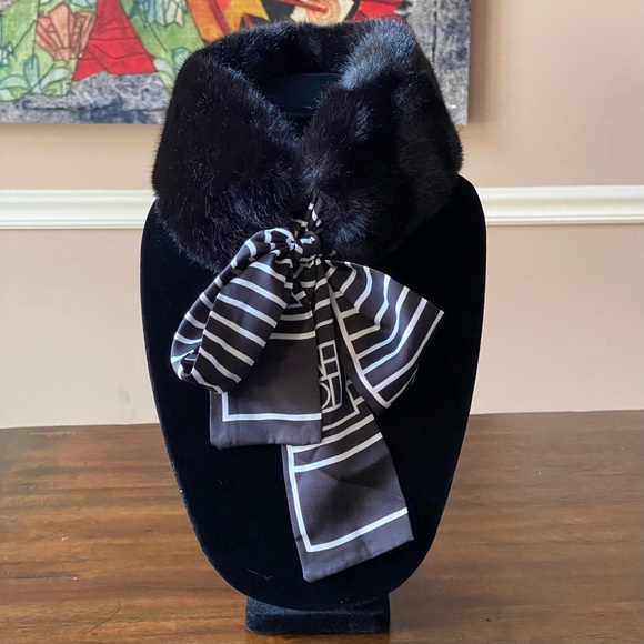 Faux Fur Collar Scarf with Polyester Tie - Picture 2 of 7